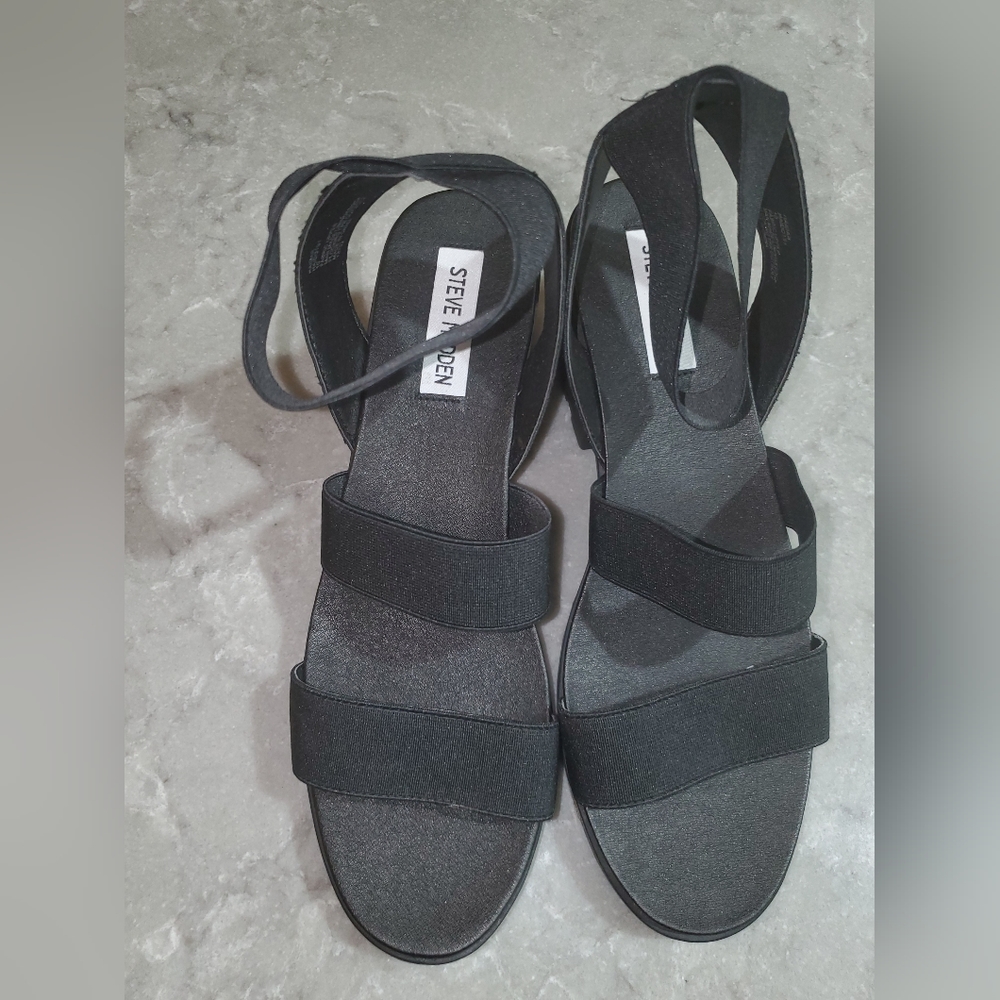 *NEW!* Steve Madden Chunky Sandals